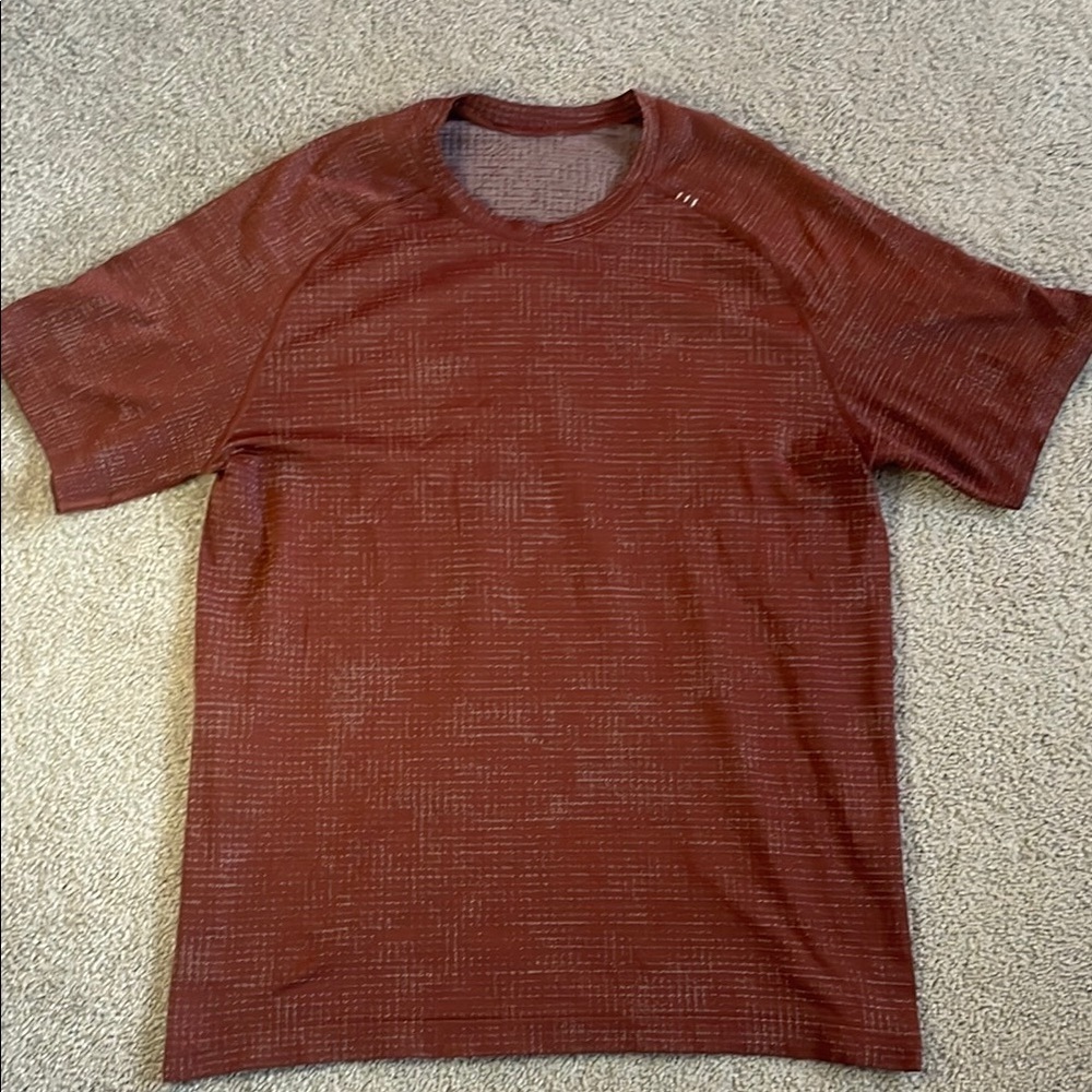 Lululemon Men’s Metal Vent Tech 2.0 T-Shirt Brick Red Stretch Training T-Shirt